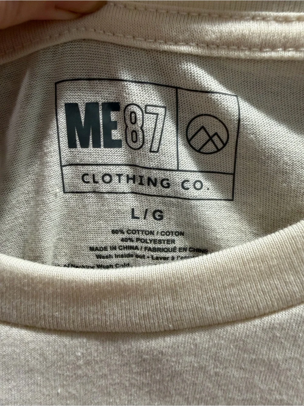 ME87 Men’s Large Montana Wolves Graphic T-Shirt Cream NWT